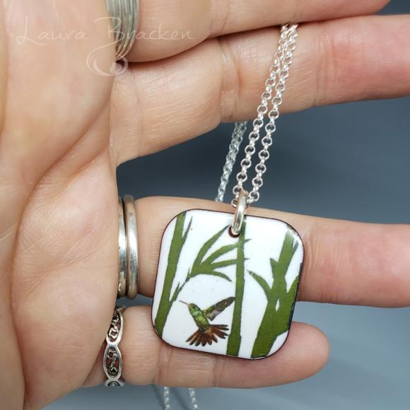 2923hummingbirdbambooenamelpendant1_800.jpg