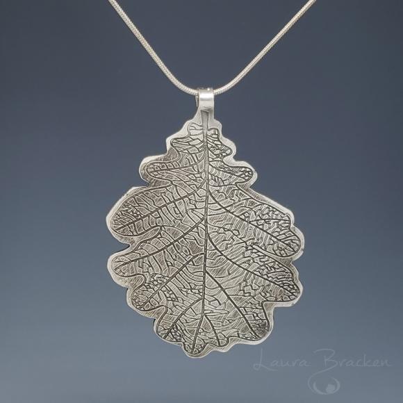 2937sterlingsilveroakleafpendant1_800.jpg