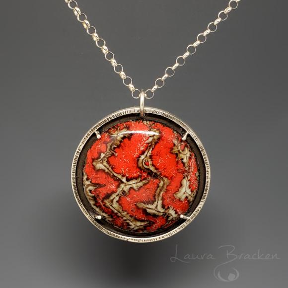 2938redstripescracklependant1_800.jpg